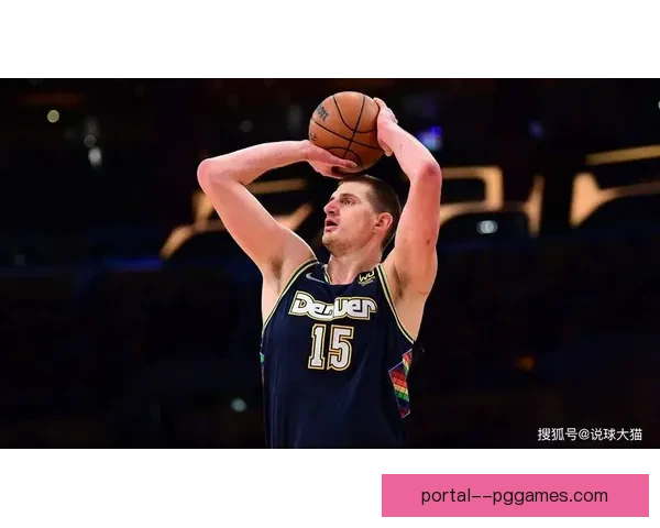 乌加特压哨加盟曼联震撼转会市场引发球迷热议